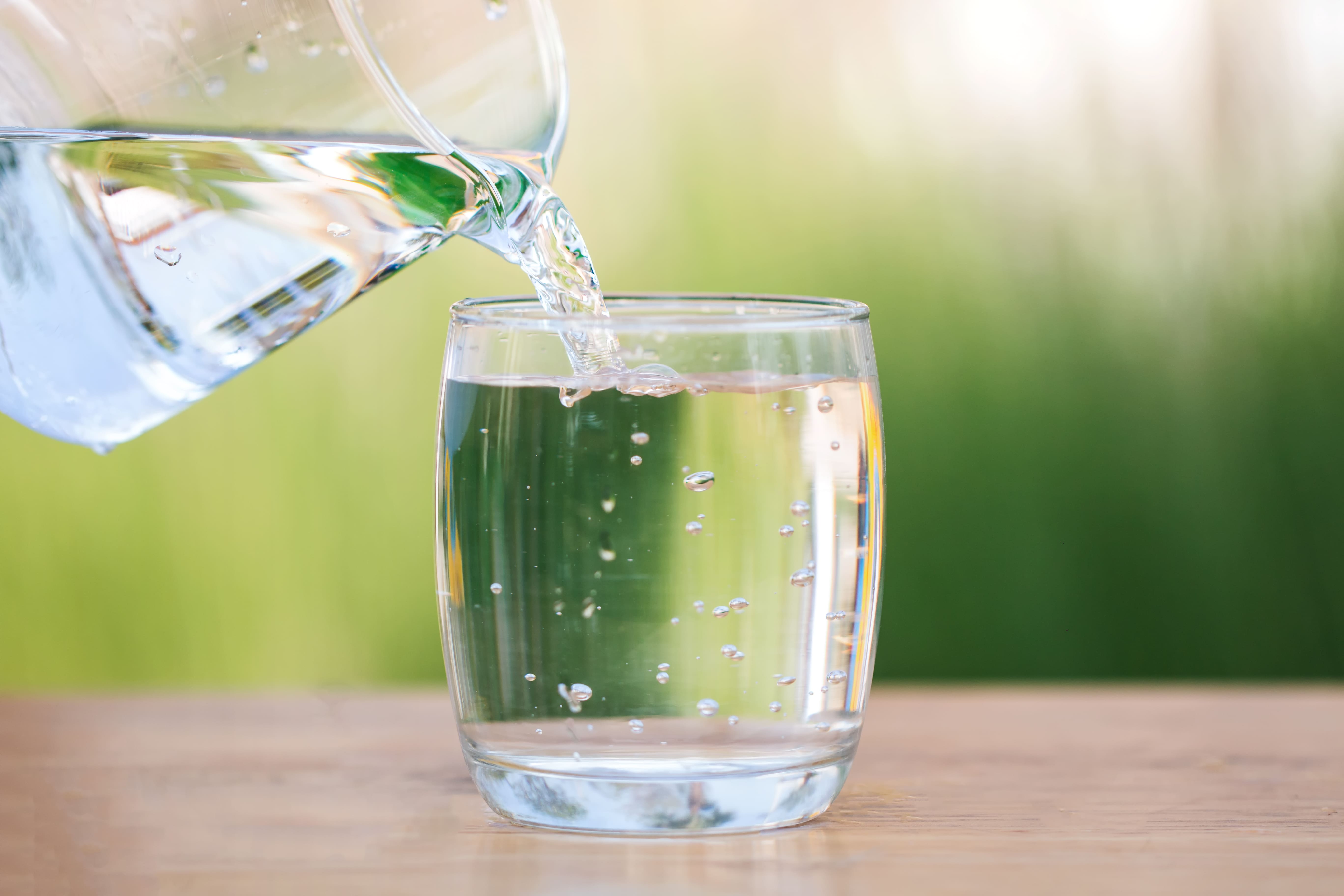 Вода чистая вода богатая. Чистая вода. Растения пьют воду. Glass of Water. Чистый чист.